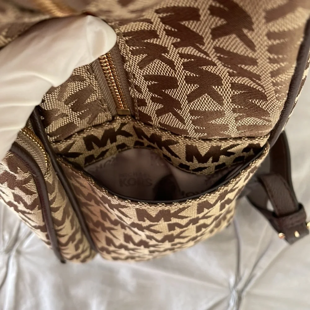 Michael kors backpack - Picture 8 of 16